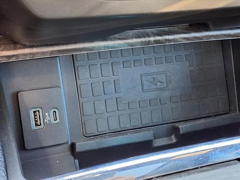 Used 2021 Ford Expedition Limited image 16