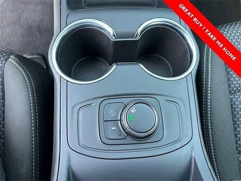 Used 2024 GMC Terrain SLE FWD image 23