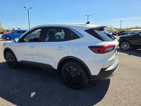 Used 2023 Ford Escape Active w/ Tech Pack #2 AWD/4WD image 8