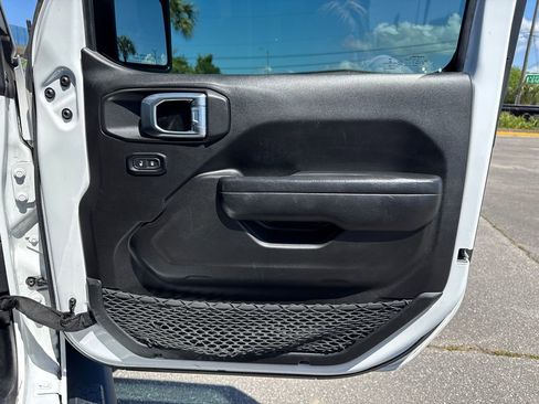 Used 2022 Jeep Wrangler Sport S image 14