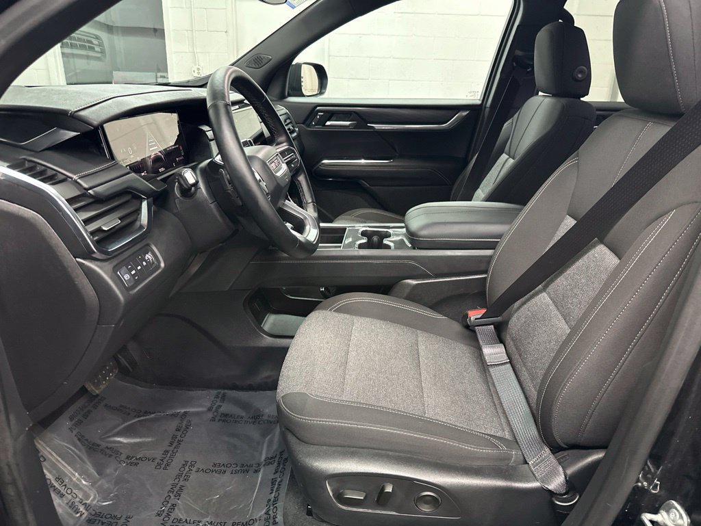 Used 2025 GMC Acadia Elevation AWD/4WD image 18
