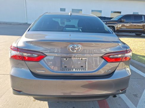 Used 2023 Toyota Camry LE image 5