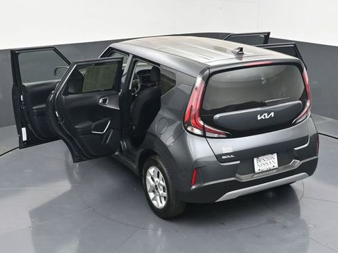 Used 2025 Kia Soul LX w/ LX Technology Package FWD image 45