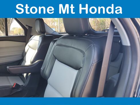 Used 2022 Ford Explorer XLT w/ Equipment Group 202A image 12