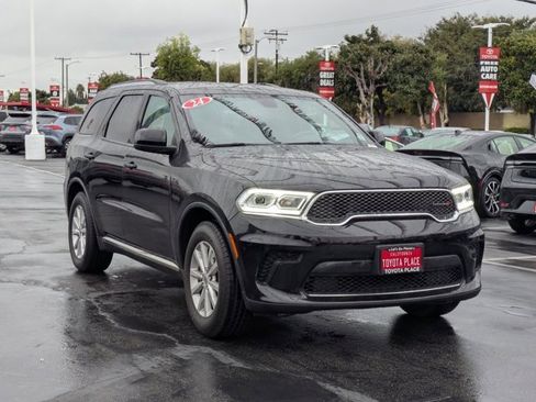 Used 2024 Dodge Durango SXT image 3
