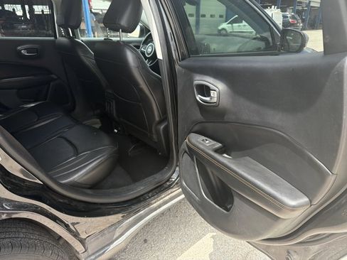 Used 2018 Jeep Compass Limited AWD/4WD image 19