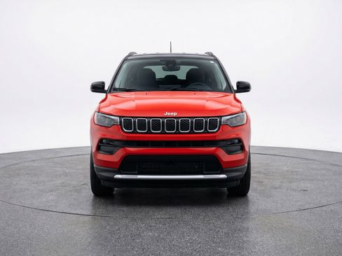 Used 2025 Jeep Compass Limited image 1