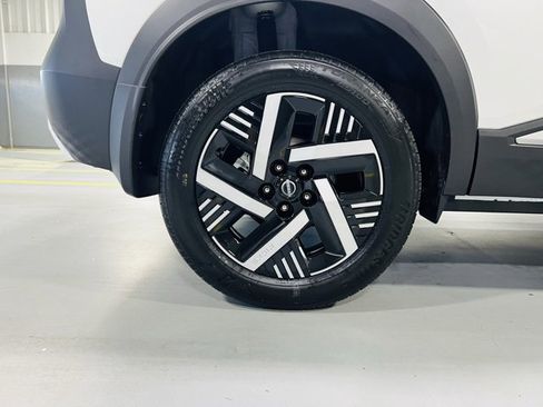 New 2025 Nissan Kicks SV image 9