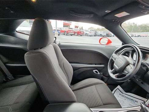 Used 2019 Dodge Challenger SXT image 13