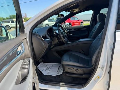 Used 2022 Buick Enclave Essence w/ Sport Touring Edition FWD image 9