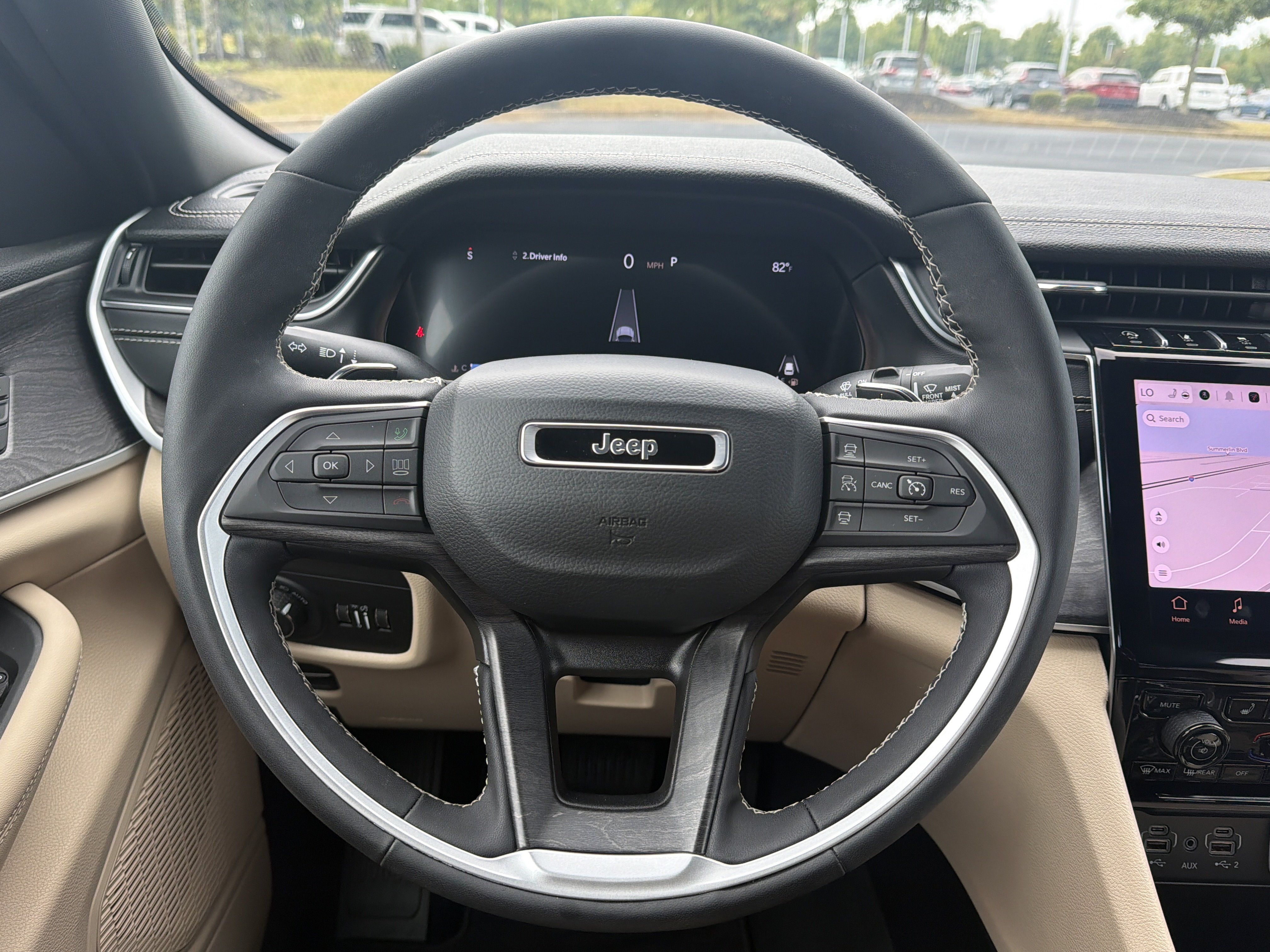 Used 2025 Jeep Grand Cherokee Limited RWD image 17