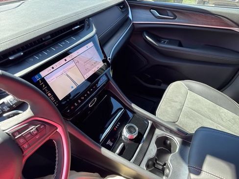 New 2026 Jeep Grand Cherokee Altitude AWD/4WD image 46