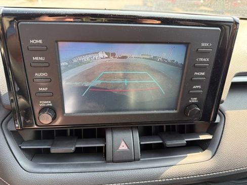 Used 2019 Toyota RAV4 XLE FWD image 9