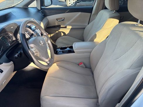 Used 2009 Toyota Venza AWD image 12