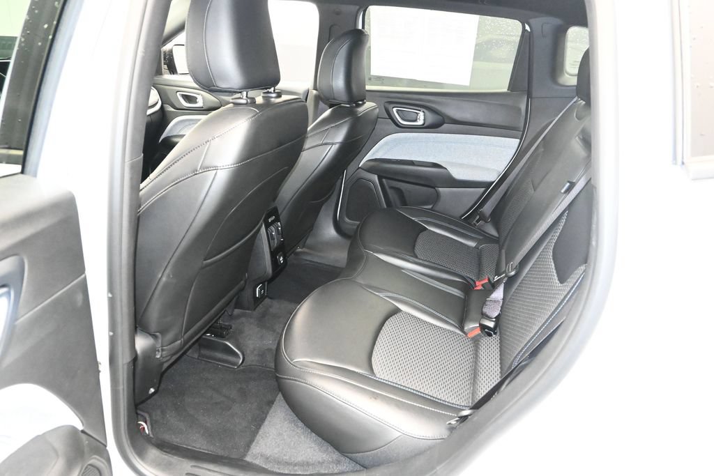Used 2023 Jeep Compass Latitude AWD/4WD image 13