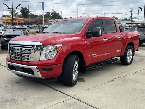 Used 2023 Nissan Titan SV w/ SV Convenience Package RWD image 5