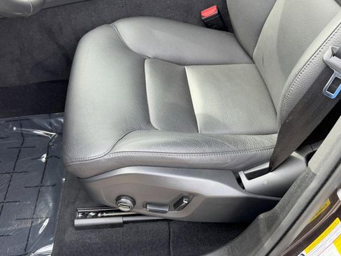 Certified 2025 Volvo XC60 B5 Plus image 25