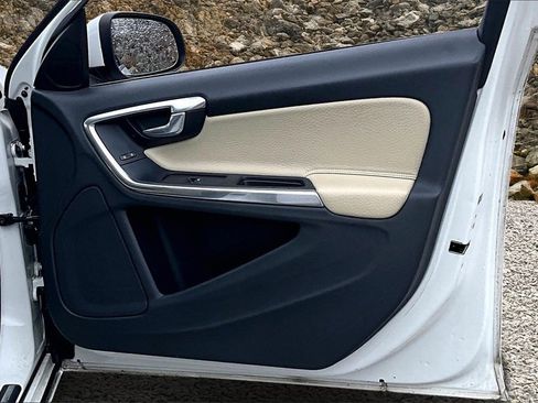 Used 2012 Volvo S60 T5 image 20