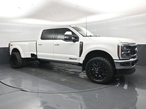 Used 2023 Ford F350 Lariat w/ Lariat Ultimate Package AWD/4WD image 35