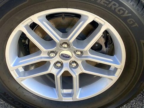 Used 2026 Ford Explorer Active AWD/4WD image 33