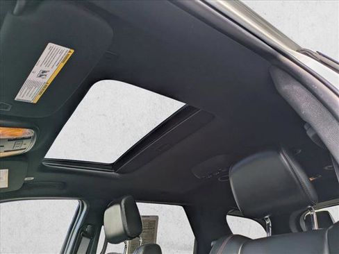 Used 2024 Dodge Durango GT image 16