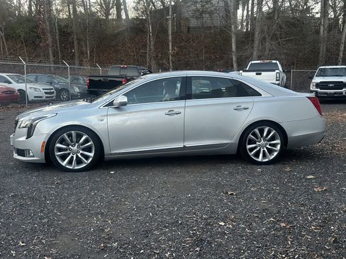 Used 2018 Cadillac XTS Vsport Platinum image 4