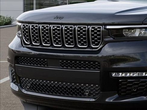 New 2025 Jeep Grand Cherokee L Summit AWD/4WD image 11