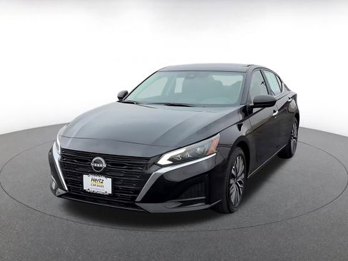 Used 2025 Nissan Altima 2.5 SV image 7