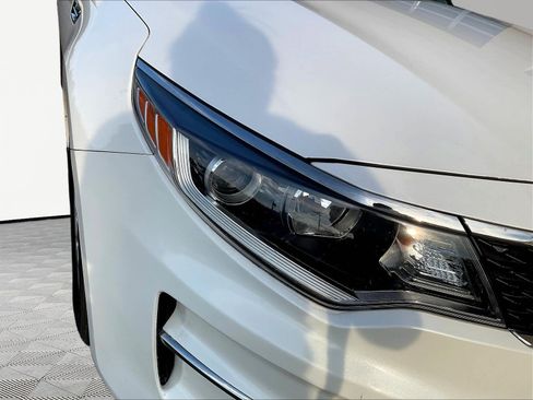 Used 2017 Kia Optima LX FWD image 30