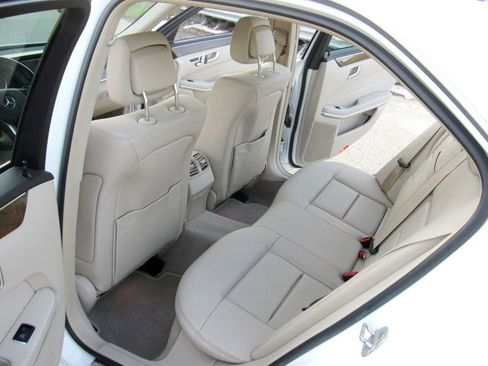 Used 2016 Mercedes-Benz E 350 4MATIC Sedan w/ Premium Package image 27