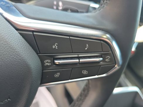 Used 2025 Chevrolet Equinox LT w/ Safety and Technology Package FWD image 23
