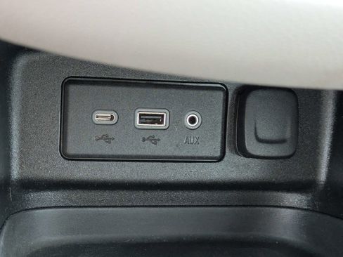 Used 2022 Chevrolet Equinox LS w/ LPO, Floor Liner Package FWD image 25