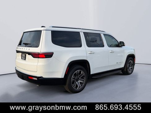 Used 2024 Jeep Wagoneer Series II w/ Convenience Group I AWD/4WD image 3
