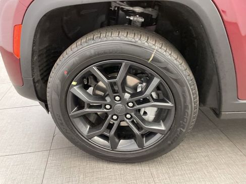 New 2025 Jeep Grand Cherokee Limited image 8