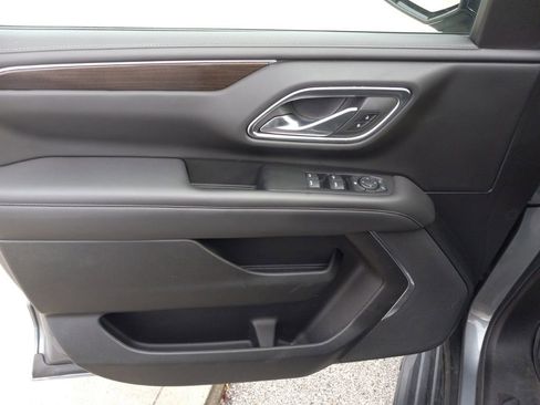 Used 2021 GMC Yukon SLE image 19