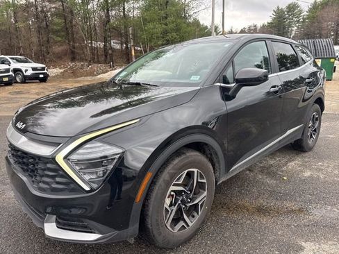 Used 2025 Kia Sportage LX image 3