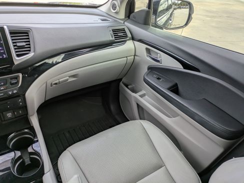 Used 2018 Honda Pilot Elite image 13