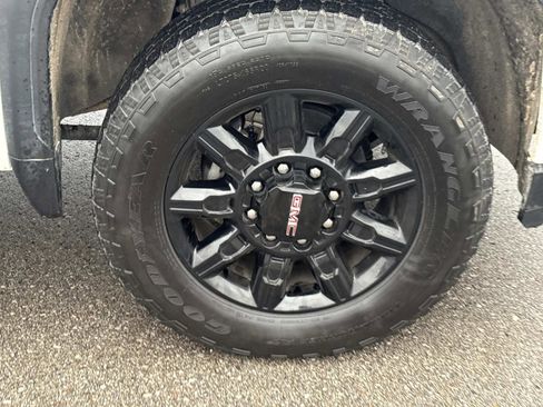 Certified 2023 GMC Sierra 2500 AT4 w/ AT4 Preferred Package image 10