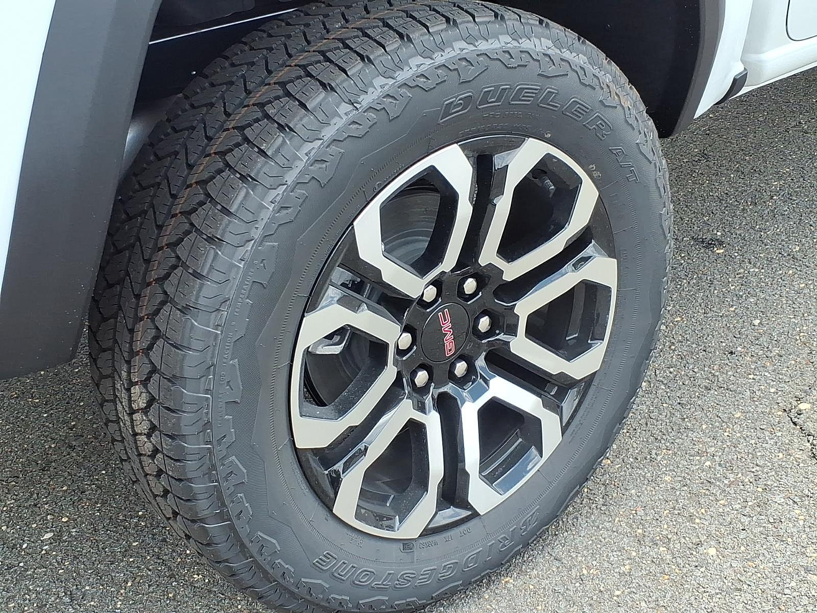 New 2026 GMC Canyon AT4 AWD/4WD image 6