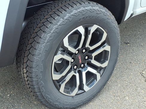 New 2026 GMC Canyon AT4 w/ Technology Plus Package AWD/4WD image 6