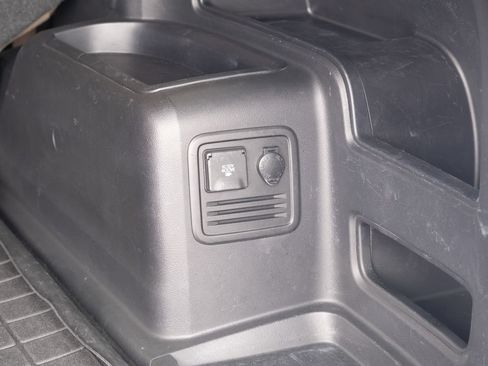 Used 2015 Toyota 4Runner SR5 AWD/4WD image 22