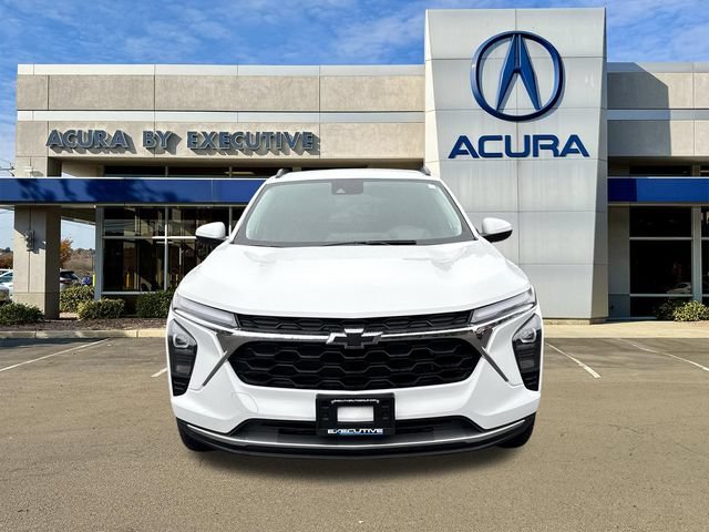 Used 2024 Chevrolet Trax LT w/ Driver Confidence Package FWD image 2