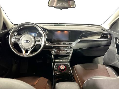 Used 2020 Kia Niro EX image 12