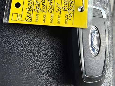 Used 2020 Ford Escape SE image 17