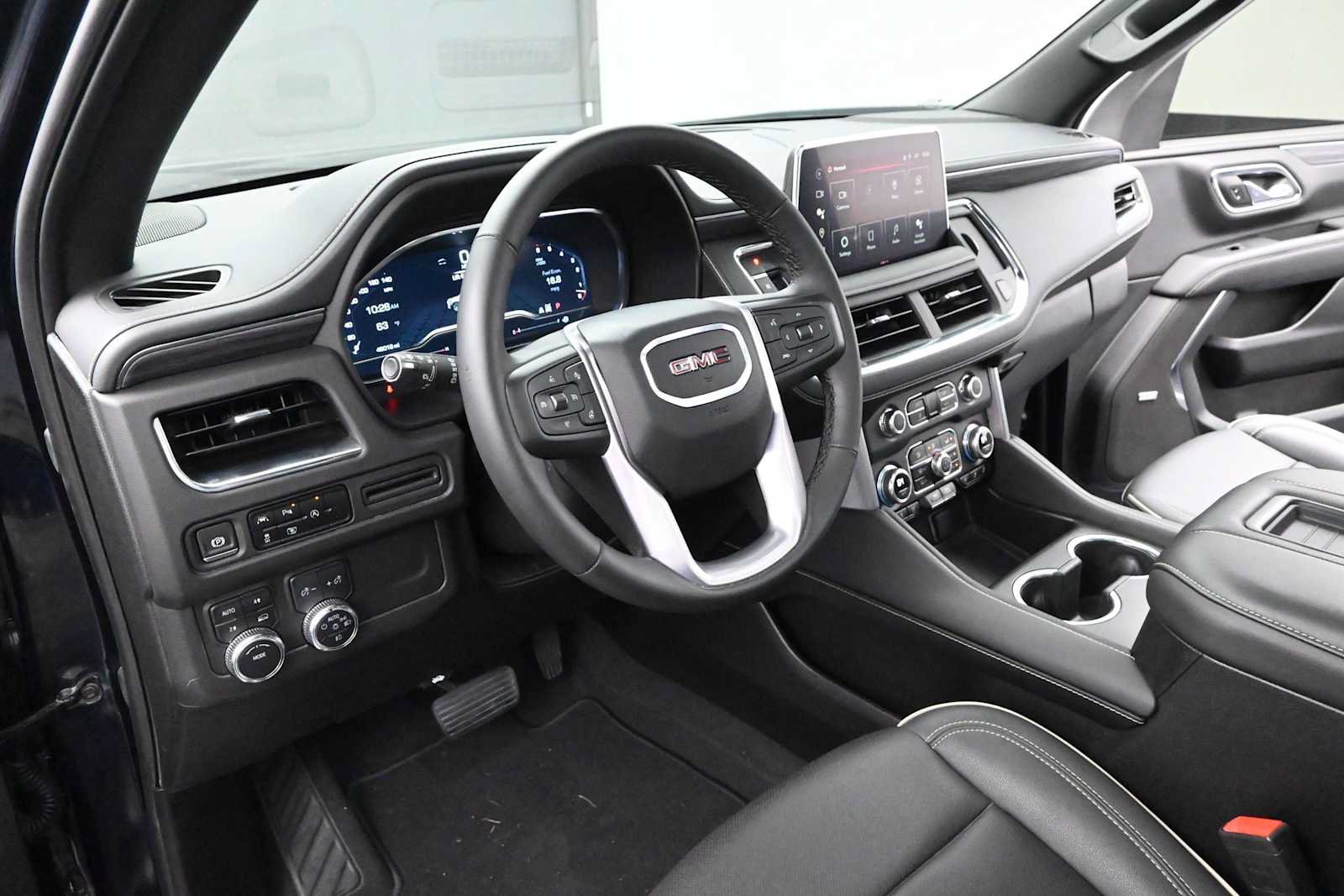 Used 2024 GMC Yukon XL SLT w/ SLT Luxury Package AWD/4WD image 10