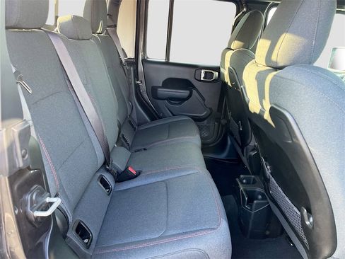 Used 2024 Jeep Gladiator Rubicon w/ Convenience Group image 25