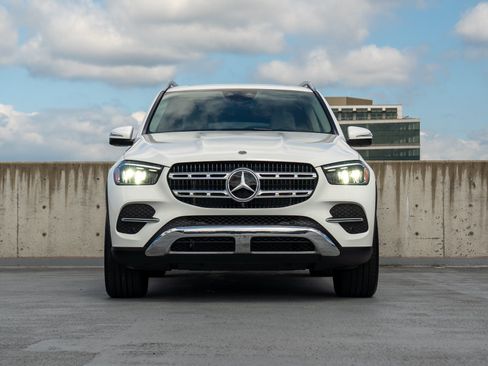 Certified 2025 Mercedes-Benz GLE 450e 4MATIC w/ Driver Assistance Package image 2