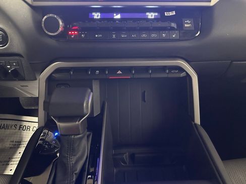 Used 2025 Toyota Tundra Limited image 40