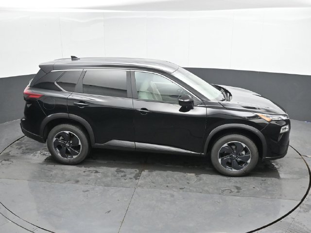 Used 2025 Nissan Rogue SV AWD/4WD image 33