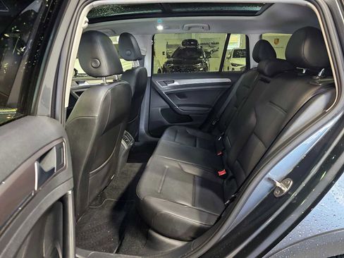 Used 2017 Volkswagen Golf Alltrack SE image 16